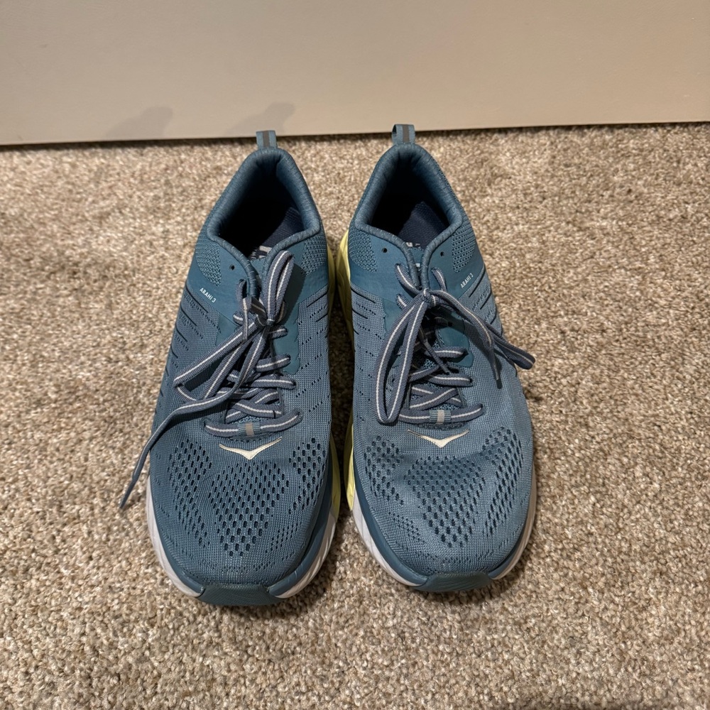 Hoka Arahi 3 in blue worn about 10 times